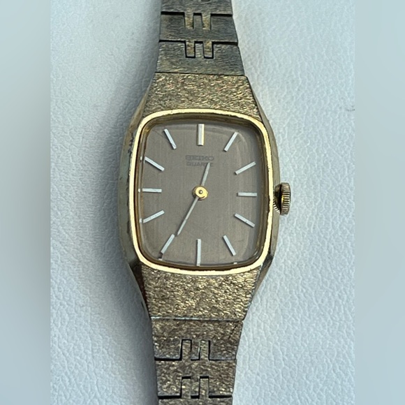Seiko Ladies Watch Rare Vintage Quartz Gold Tone Bracelet Beige Dial White Hands - Picture 5 of 10